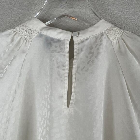 Ann Taylor White Leopard Cheetah Animal Print White Short Sleeve Blouse Size XS - Picture 6 of 7